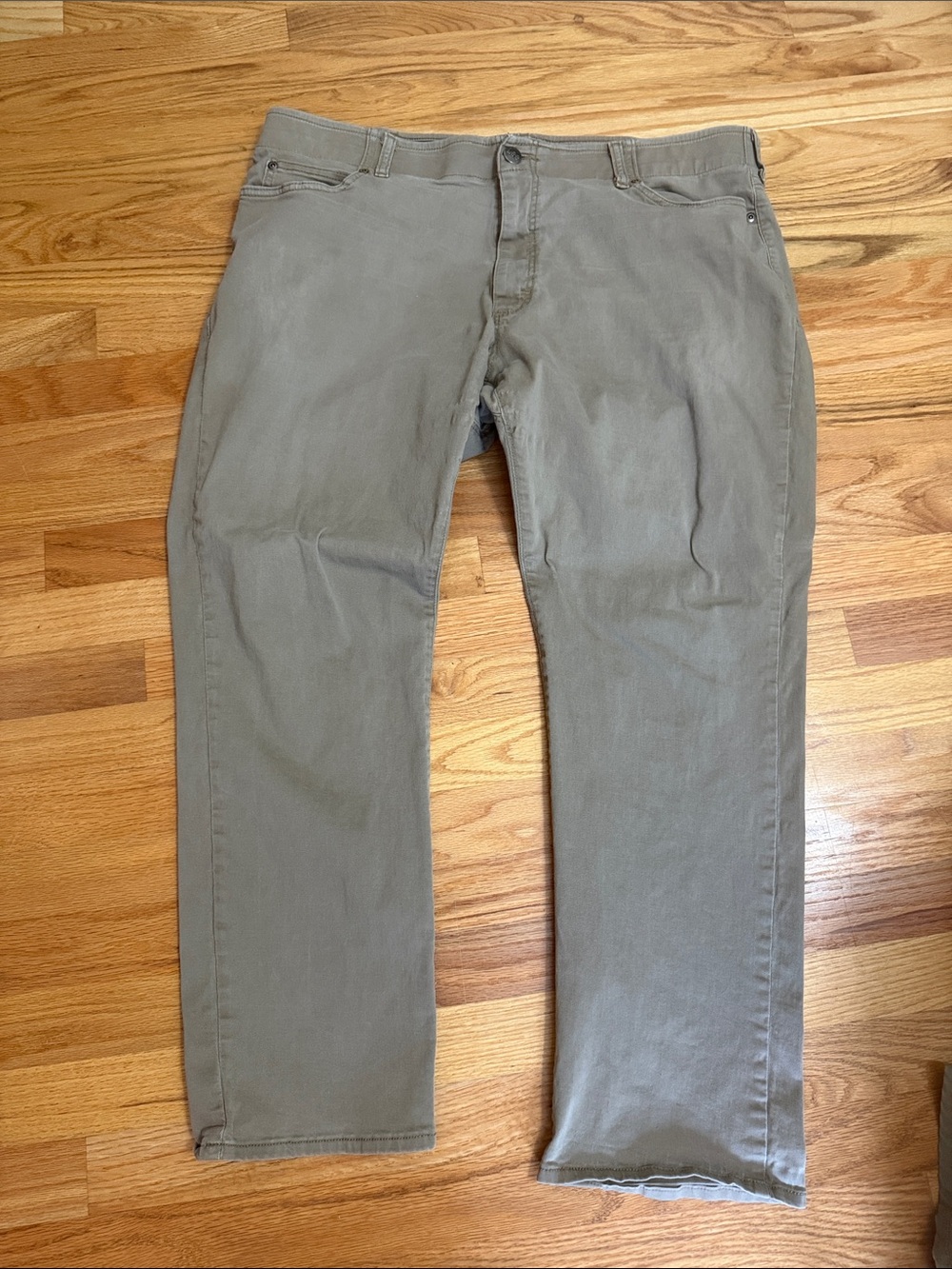 Men's Lee Casual Straight-Leg Pants in beige